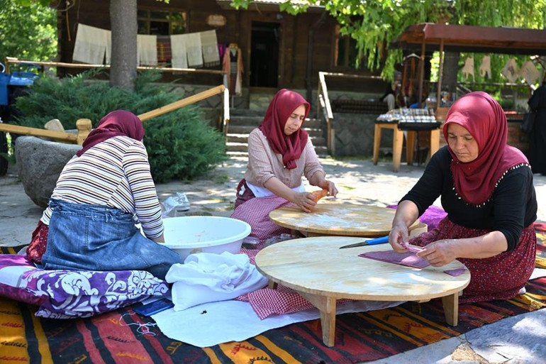 Kültür ve sanatı hamurla yoğuruyor