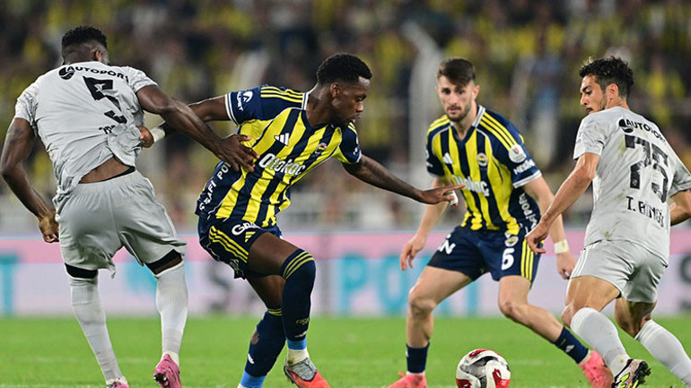 Fenerbahçe’nin Kocaelispor galibiyetini usta yazarlar değerlendirdi: Benfica maçında 11’de başlamalı