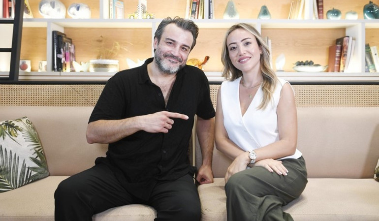 TV programlarına çıktı, yıllarca emek verdi ama şöhret sokak müzisyenliği yaparken geldi