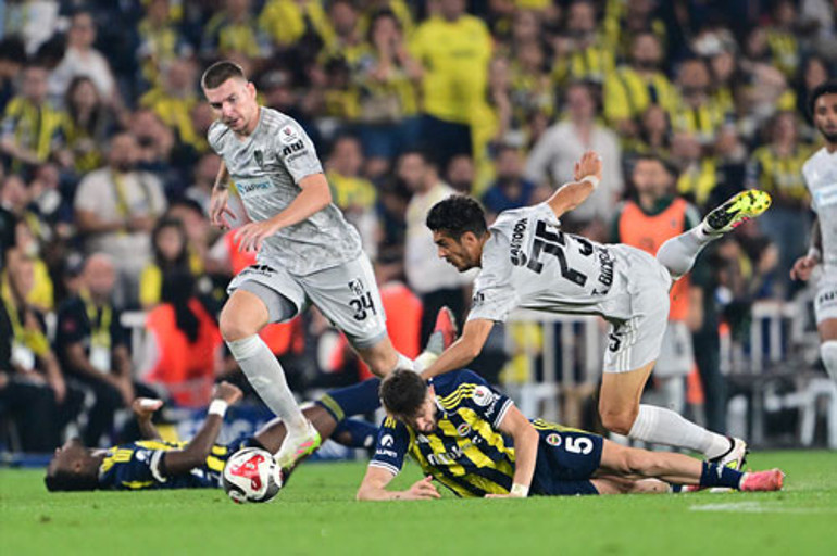 Fenerbahçe-Kocaelispor maçında hakemin hatalı kararını duyurdular: Net penaltı