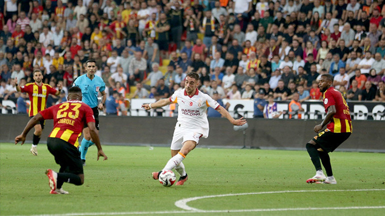 Galatasarayın Kayserispor galibiyeti sonrası övgü yağdırdı: David Silva gibiydi dün Barış Alper yoksa Ben varım dedi