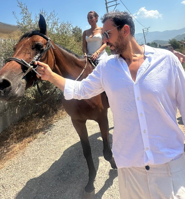 Kayaköyde nikah masasına oturacaklar... Ünlü oyuncu, basketbolcu sevgilisi ile evleniyor