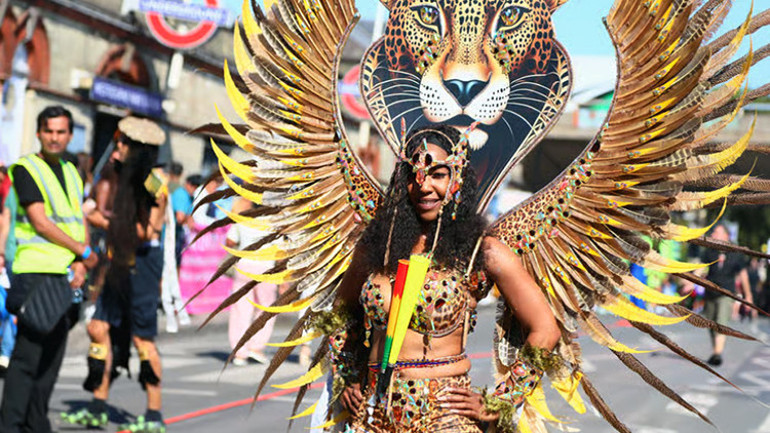 Londra’da Notting Hill Karnavalı’nda iki bıçaklı saldırı, 400’den fazla gözaltı