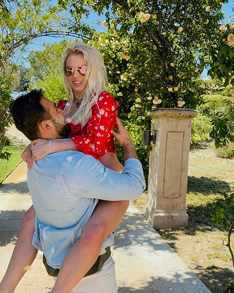 Biten evliliği hakkında konuştu… ‘O imzayı boş yere attım, her şey sahteydi’