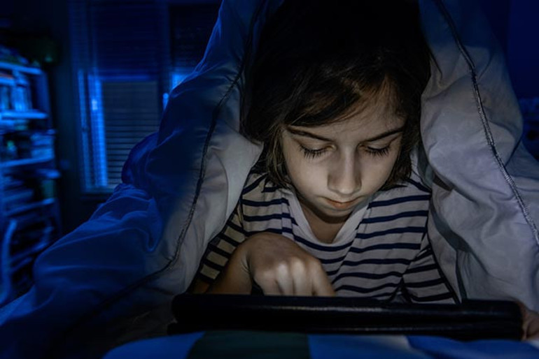 Çocuklarda gizli tehlike Dijital emzik çığ gibi büyüyor: Ciddi hasarlara yol açabiliyor