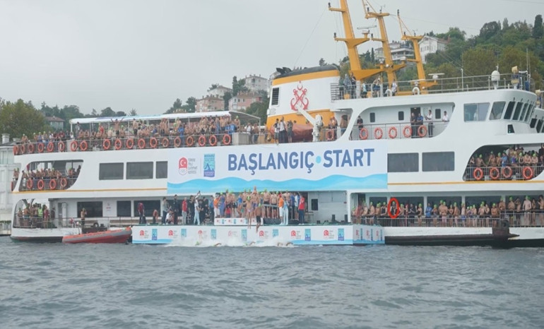 İstanbul Boğazındaki yarışmada kaybolmuştu... Rus yüzücüyü arama çalışmaları sürüyor: Dikkat çeken çip detayı