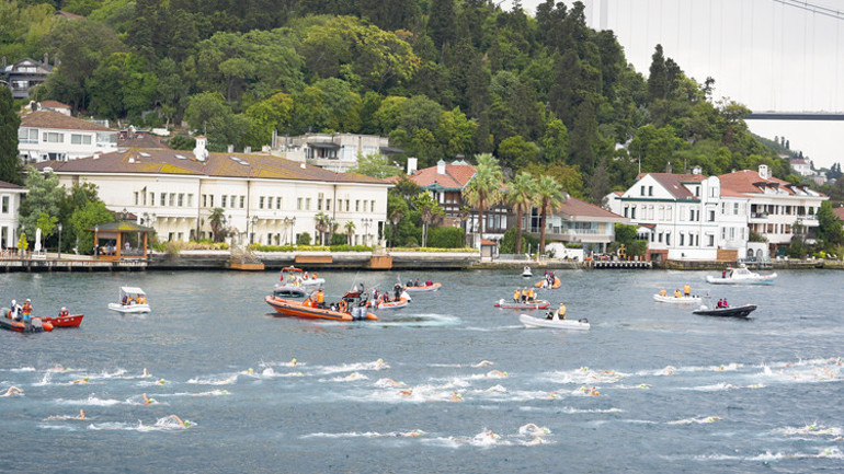 Salla bayrağı düşman üstüne