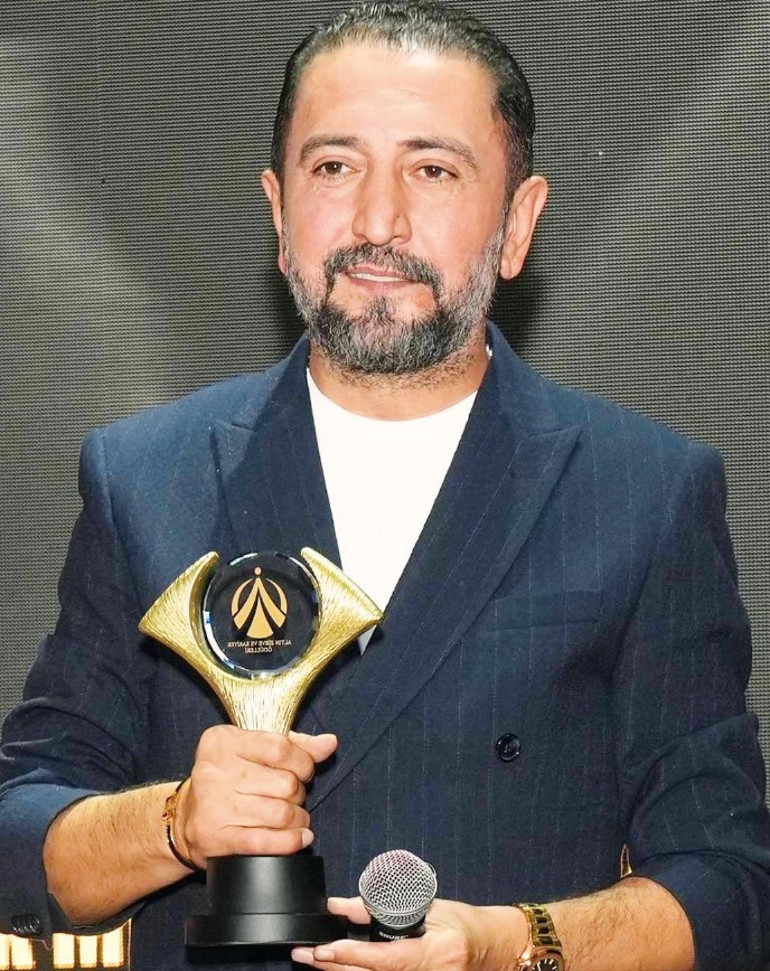 Tuba Ünsal: Bu ödülü çatır çatır konuşan kadınlar adına alıyorum