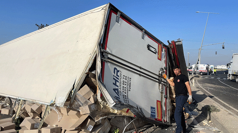 Mardin'de feci kaza Özel halk otobüsü ile TIR çarpıştı: 1 ölü, 9 yaralı