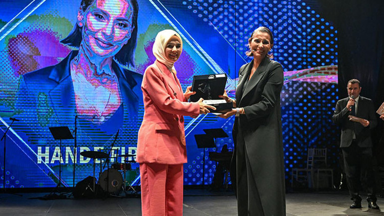 “Kristal Ayaklar” için görkemli tören