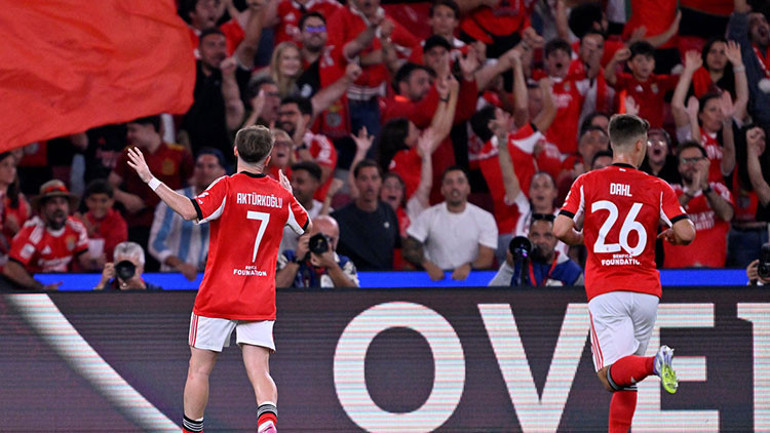 Kerem Aktürkoğlundan Şampiyonlar Ligi tarihinde bir ilk Fenerbahçeye attığı gole sevinmedi