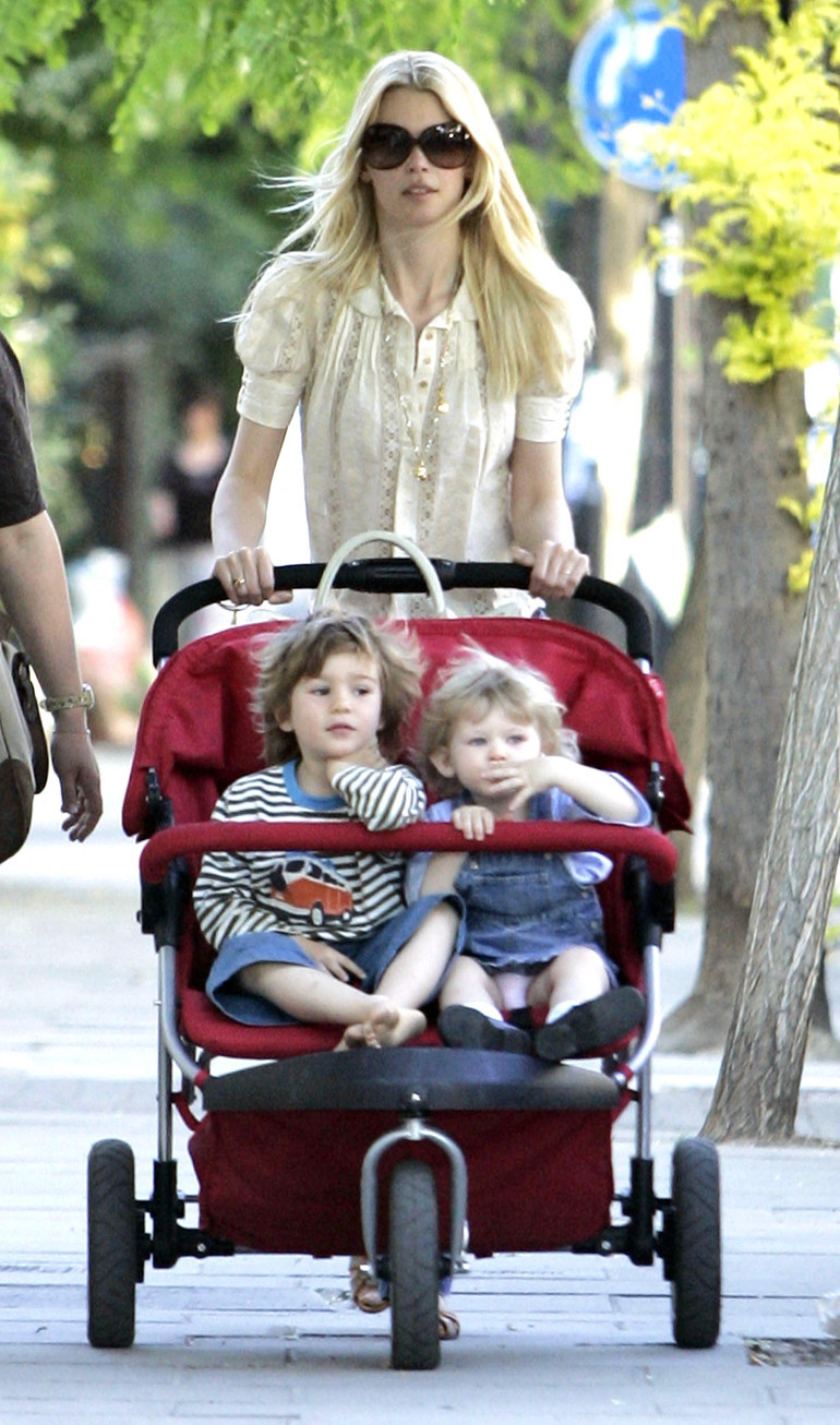 Doğum gününü havuz başında mayolu pozlarıyla kutladı… Kıskanç değilim, yaşlanmaktan neden korkayım