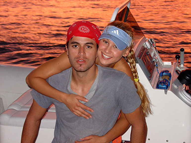 Aşkı bulduktan sonra evine kapanmıştı... Ser verip sır vermeyen ünlü çiftten dördüncü bebek müjdesi... 44 yaşında bir kez daha hamile