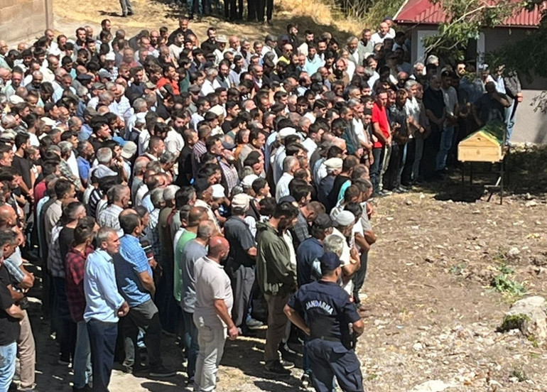 Düğün gününde vurulan damatlar için acı veda