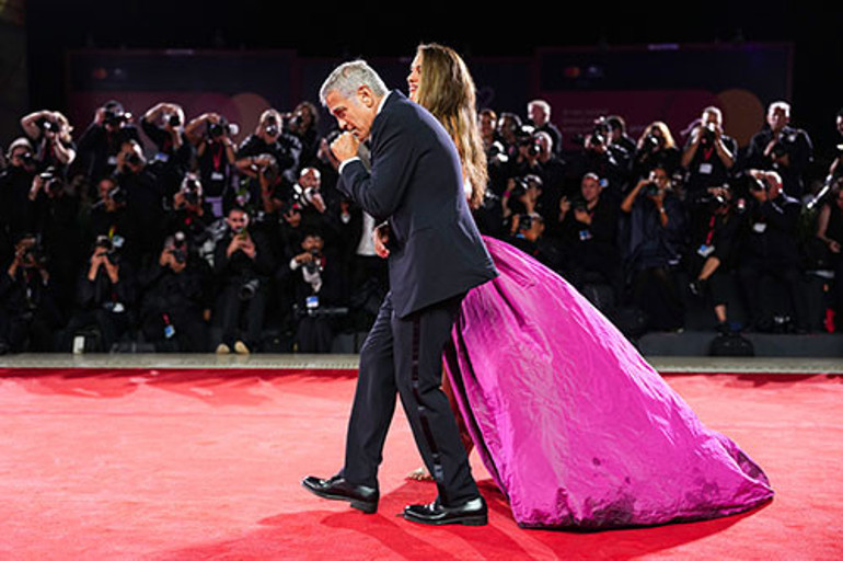 Aşk pozları vereceğiz diye perişan oldular