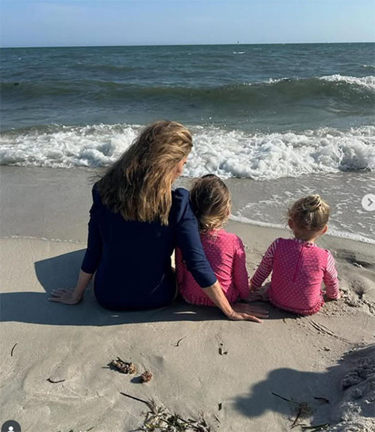 İyi bak evladım... Büyüyünce senin dostun olacak