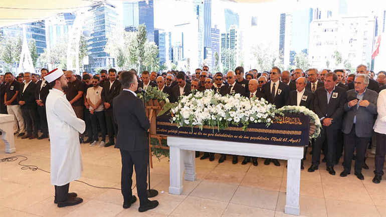 Miamide hayatını kaybeden Defne Akçakayalıoğlu son yolculuğuna uğurlandı