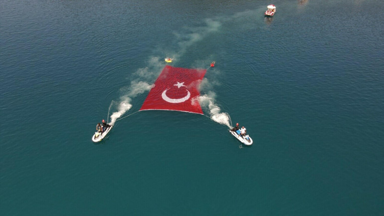 Tüm yurtta 30 Ağustos Zafer Bayramı coşkusu