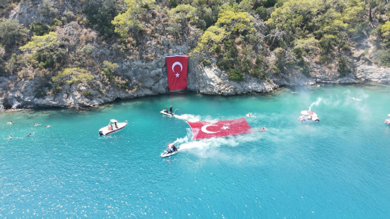 Tüm yurtta 30 Ağustos Zafer Bayramı coşkusu