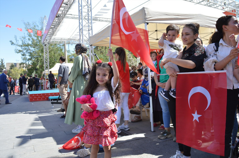 Tüm yurtta 30 Ağustos Zafer Bayramı coşkusu
