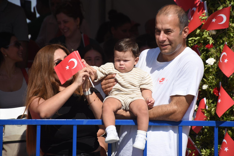 Tüm yurtta 30 Ağustos Zafer Bayramı coşkusu