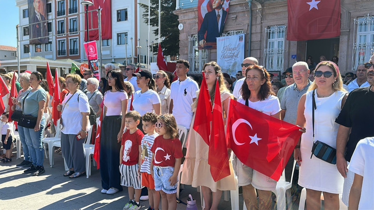Tüm yurtta 30 Ağustos Zafer Bayramı coşkusu
