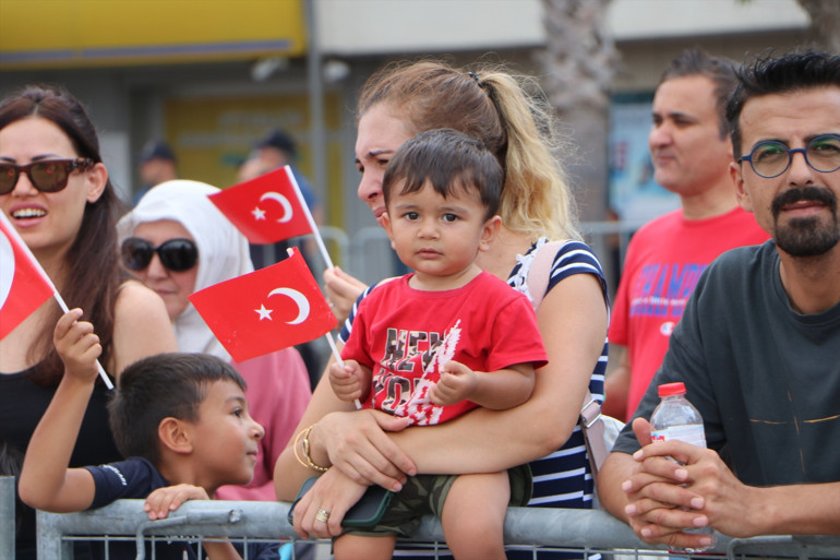 Tüm yurtta 30 Ağustos Zafer Bayramı coşkusu