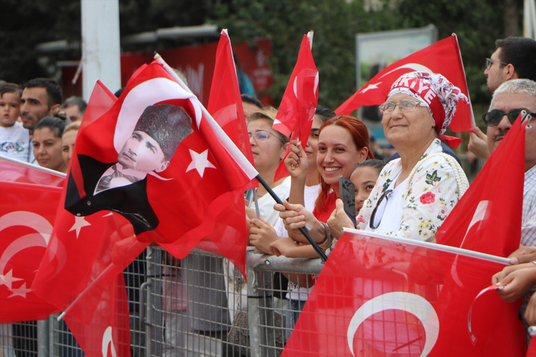 Tüm yurtta 30 Ağustos Zafer Bayramı coşkusu