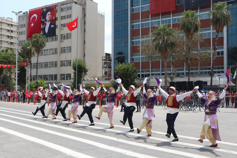 Tüm yurtta 30 Ağustos Zafer Bayramı coşkusu