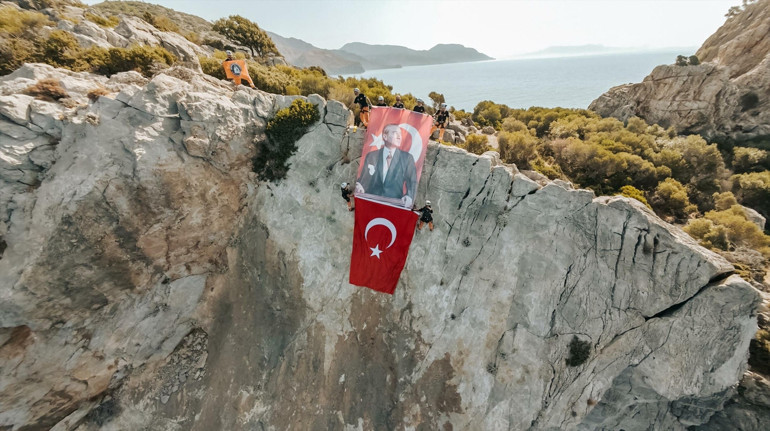 Tüm yurtta 30 Ağustos Zafer Bayramı coşkusu