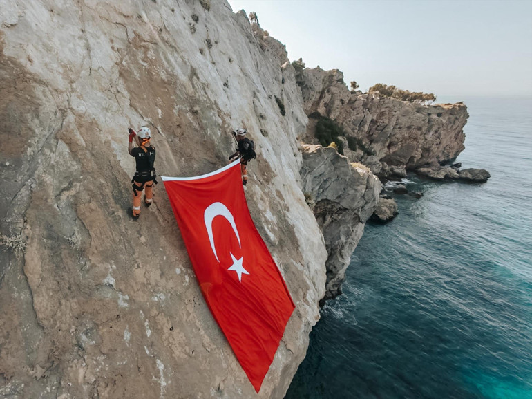 Tüm yurtta 30 Ağustos Zafer Bayramı coşkusu