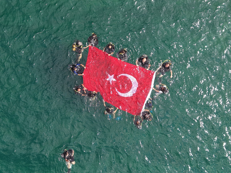 Tüm yurtta 30 Ağustos Zafer Bayramı coşkusu