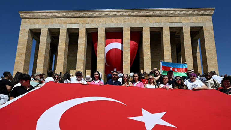 Tüm yurtta 30 Ağustos Zafer Bayramı coşkusu