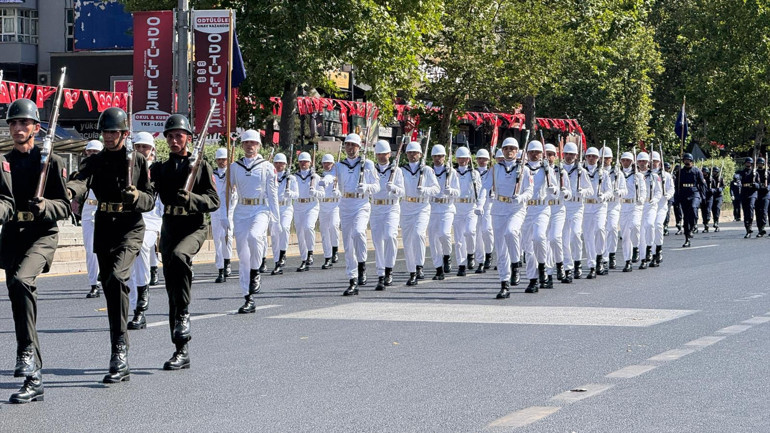 Tüm yurtta 30 Ağustos Zafer Bayramı coşkusu
