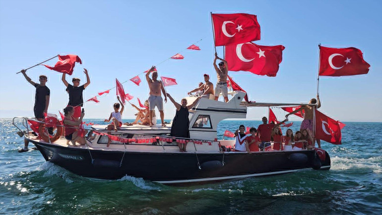 Tüm yurtta 30 Ağustos Zafer Bayramı coşkusu