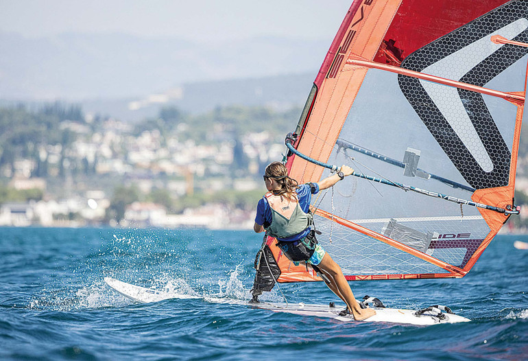 ‘Rüzgârla yarışırken kendimi mutlu ve güçlü hissediyorum’