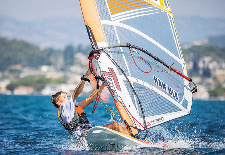 ‘Rüzgârla yarışırken kendimi mutlu ve güçlü hissediyorum’