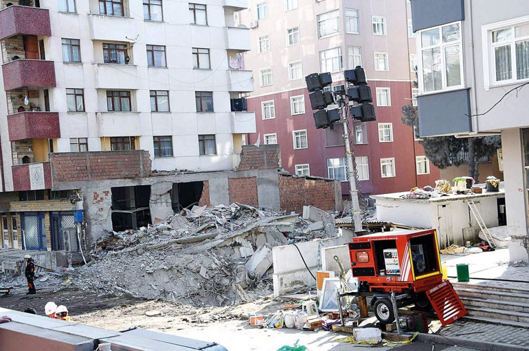 21 kişiye mezar olmuştu… Yeşilyurt Apartmanı’nı ihmal yıkmış