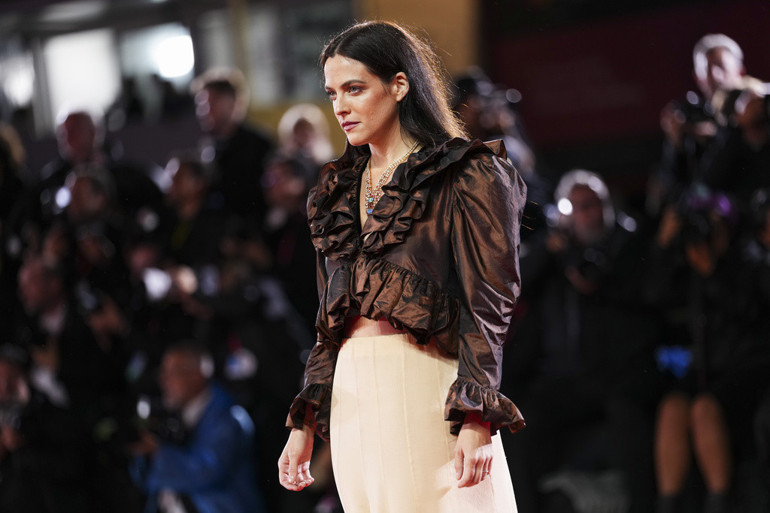 Ünlü ailenin varisi gizlice ikinci kez anne oldu