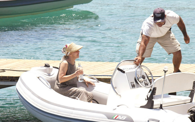 Gün batımında şezlong sohbeti