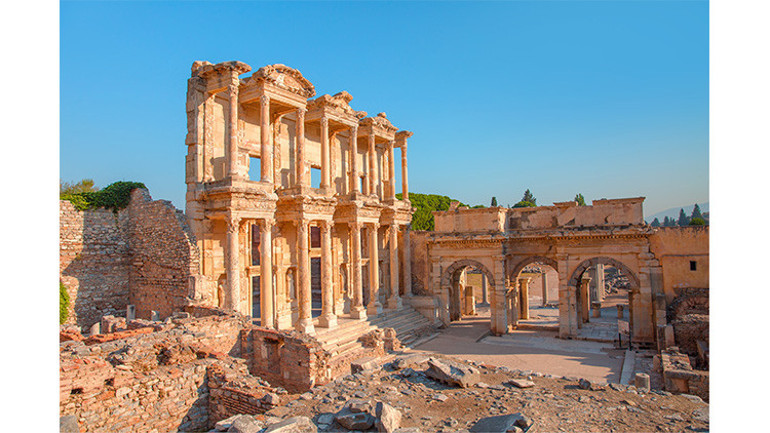 Zamanın ötesinde bir yerde, düşlerin içinde...