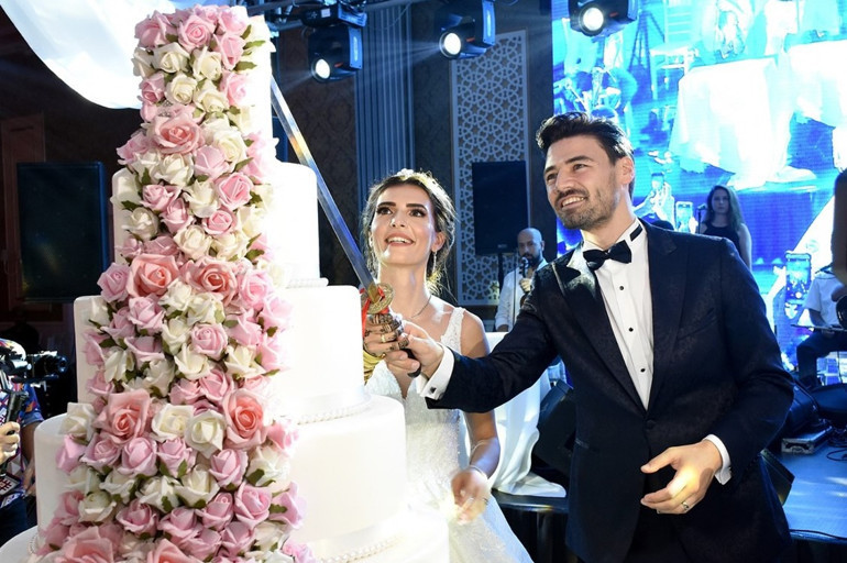 3 yıllık aşkta mutlu son ‘Öylesine güzel seviyorum seni’