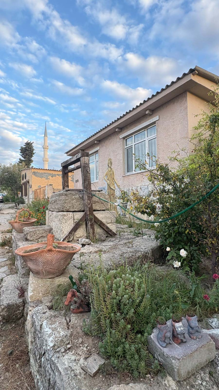 Orda bir köy var, tatil yolumuzun üzerinde...