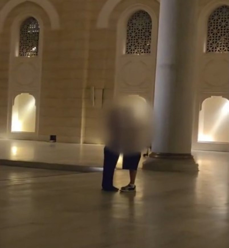 İstanbulda camide uygunsuz hareketlerde bulunan kişilere 1 yıla kadar hapis istemi