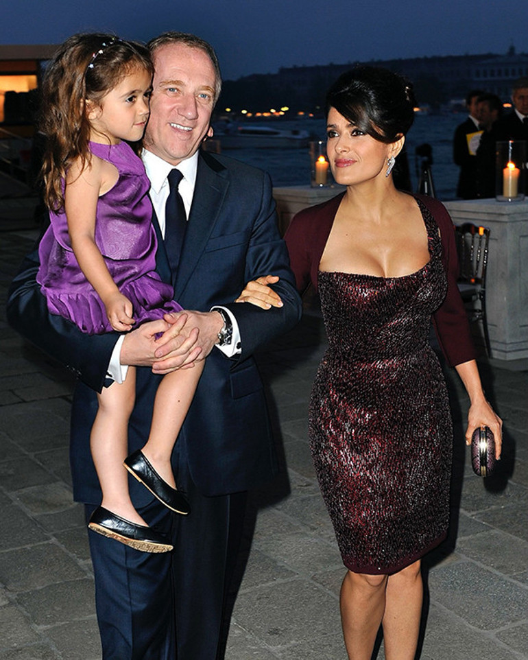 Ünlü oyuncudan bikinili doğum günü paylaşımı… ’59 yaşındayım, hala dans ediyorum’