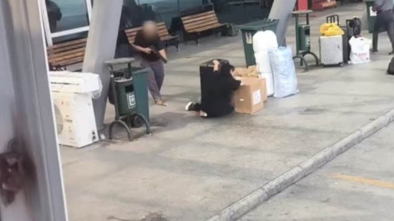 Otobüs terminalinde dehşet: baba kızına tüfekle ateş etti