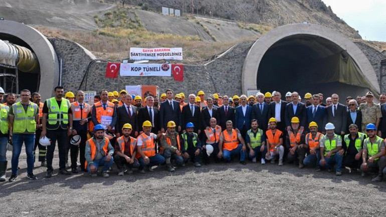 55 dakikalık yol 15 dakikaya düşecek Bakan Uraloğlu tarih verdi