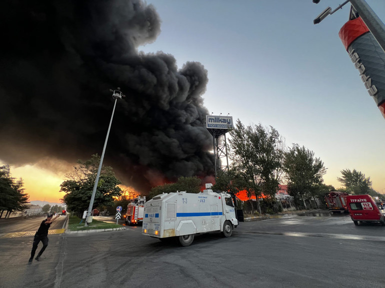 Kayseri’de tekstil fabrikasında yangın