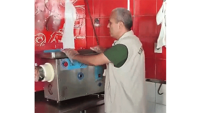 Kurulan düzenekle bozuk etler kıymaya karıştırılıp satılmış İş yeri kapatıldı