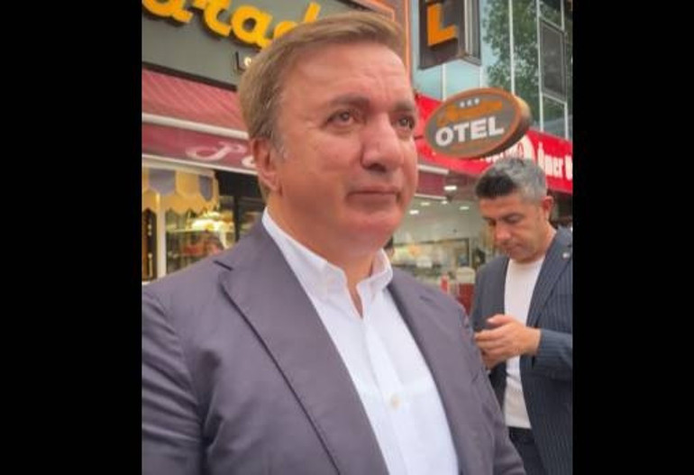 Herkesi duygulandıran diyalog Öğretmen ağladı, valinin gözleri doldu... Bakan Yerlikayadan tebrik ve teşekkür